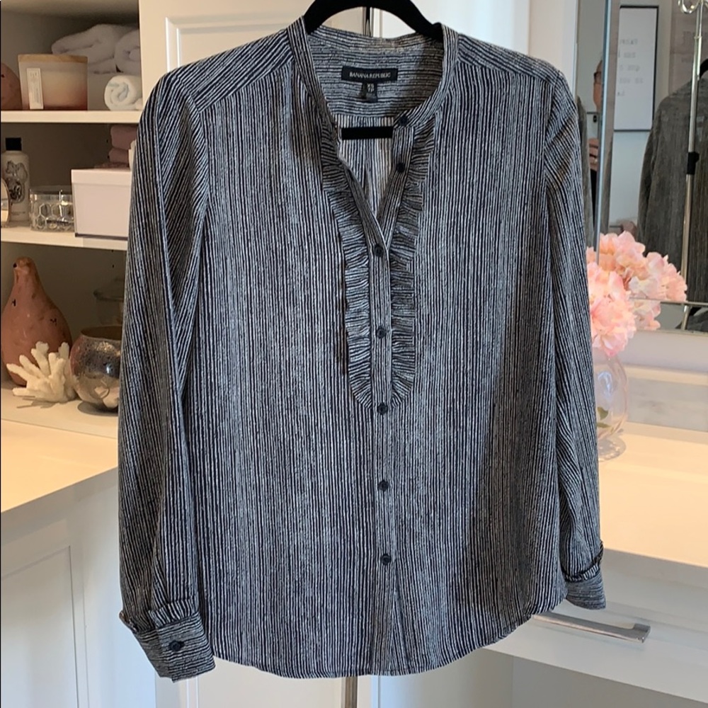 Banana Republic blouse - Picture 2 of 6